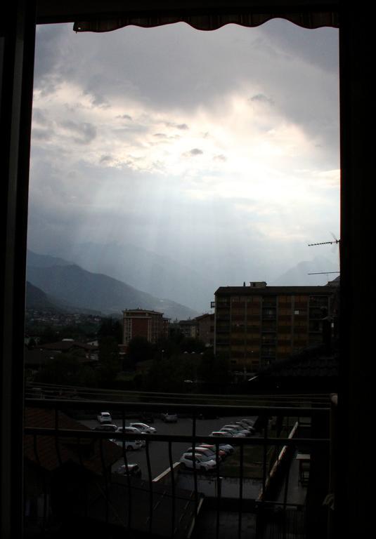 Arc En Ciel Leilighet Aosta Eksteriør bilde