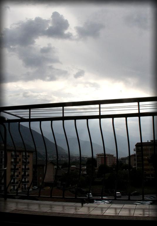 Arc En Ciel Leilighet Aosta Eksteriør bilde